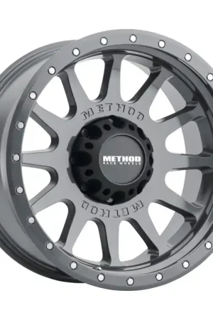 Fan Favorite Method MR605 NV 20x10 -24mm Offset 8x6.5 121.3mm CB Gloss Titanium Wheel