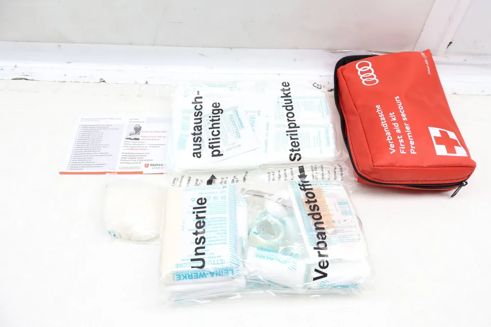 Audi First Aid Bag / Kit 4L0093108C Limited Offer