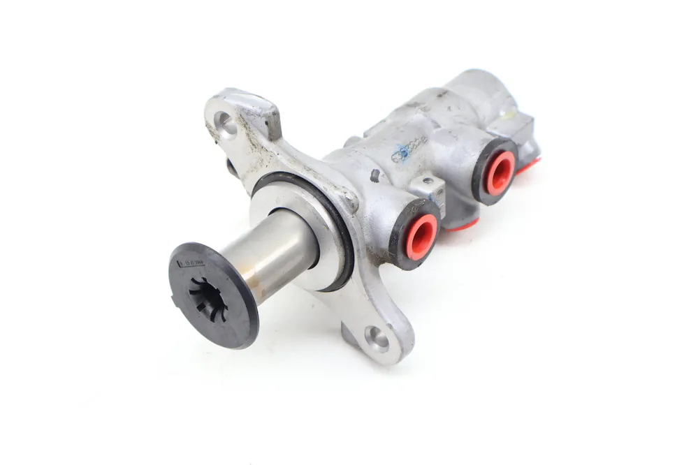 VW Brake Master Cylinder (Tiguan) 5Q1614019AD Bargain